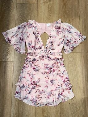 Selfie Leslie Pink Floral Ruffle Open Back Cut Out Dress size Medium NWT